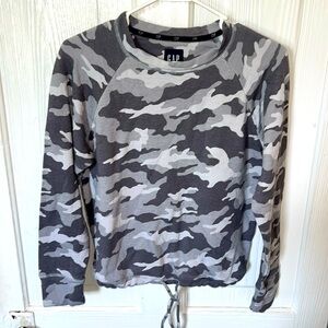 GAP sweat shirt grey and white camo